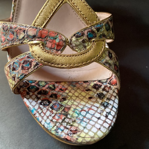 Vince Camuto Wedge (Espadrille style like) Gold & Snakeskin Sandals - Picture 8 of 8